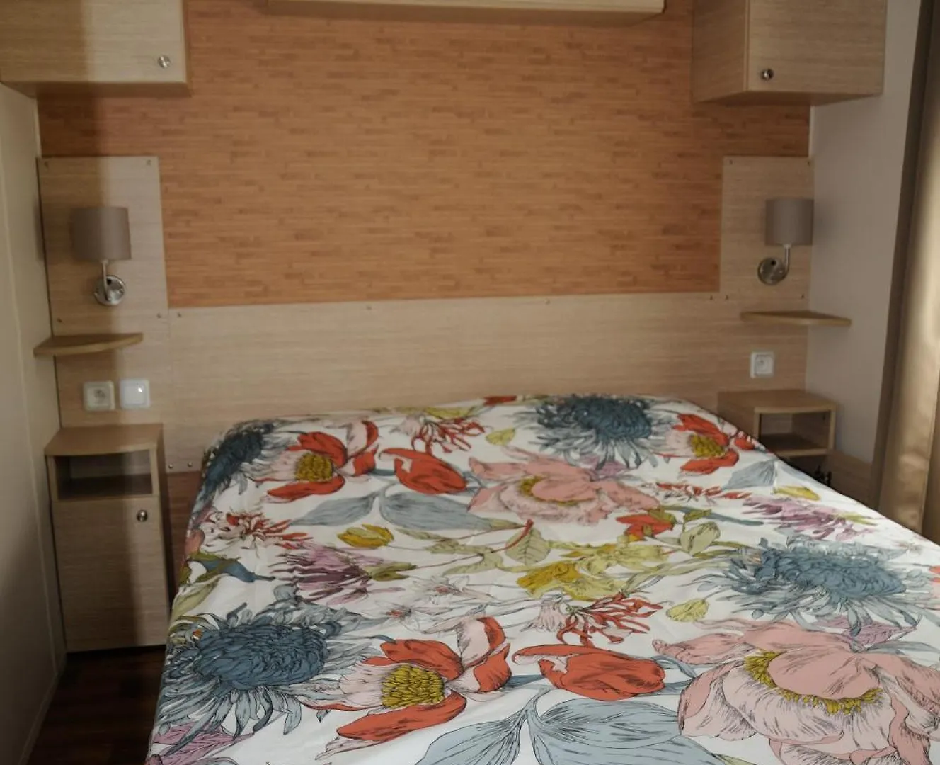 Mobile Home Tout Confort A 200M De La Plage Hyeres 0*,  France