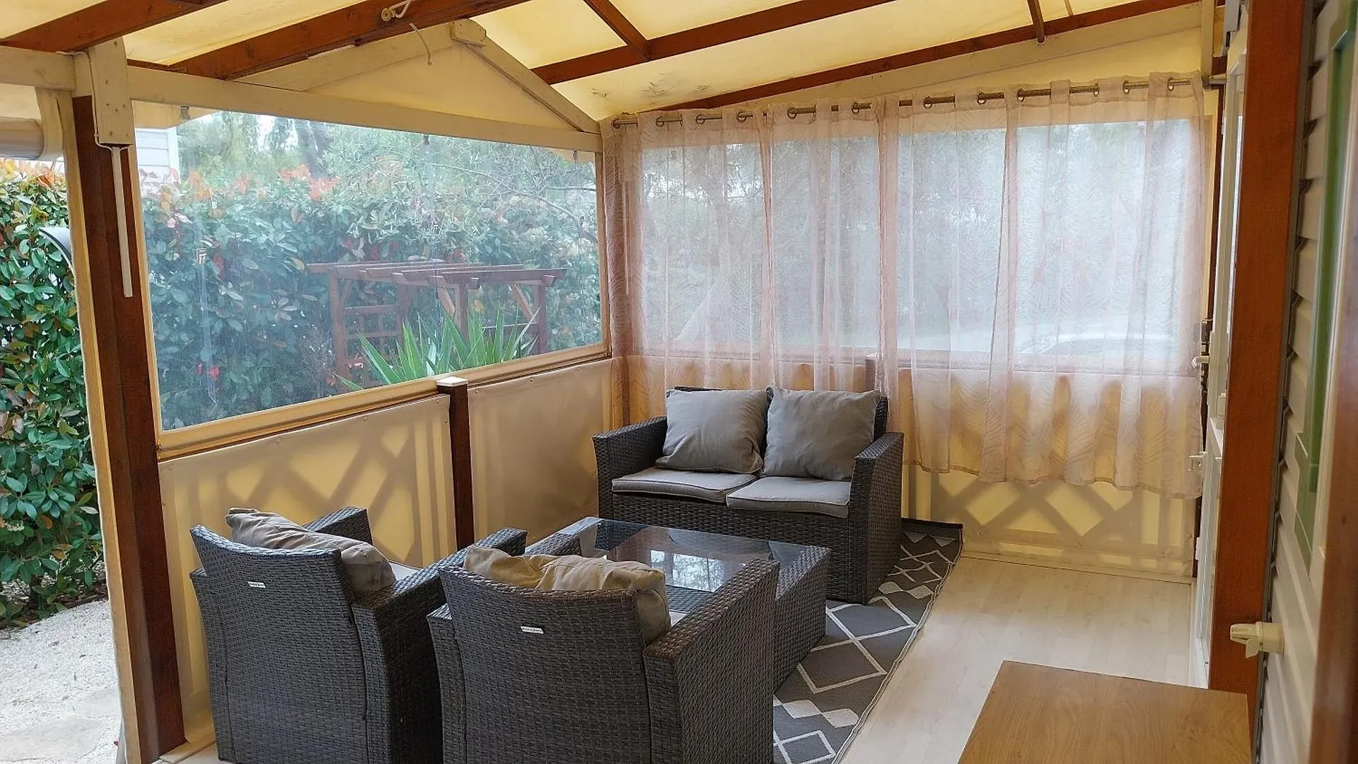 Mobile Home Tout Confort A 200M De La Plage Hyeres